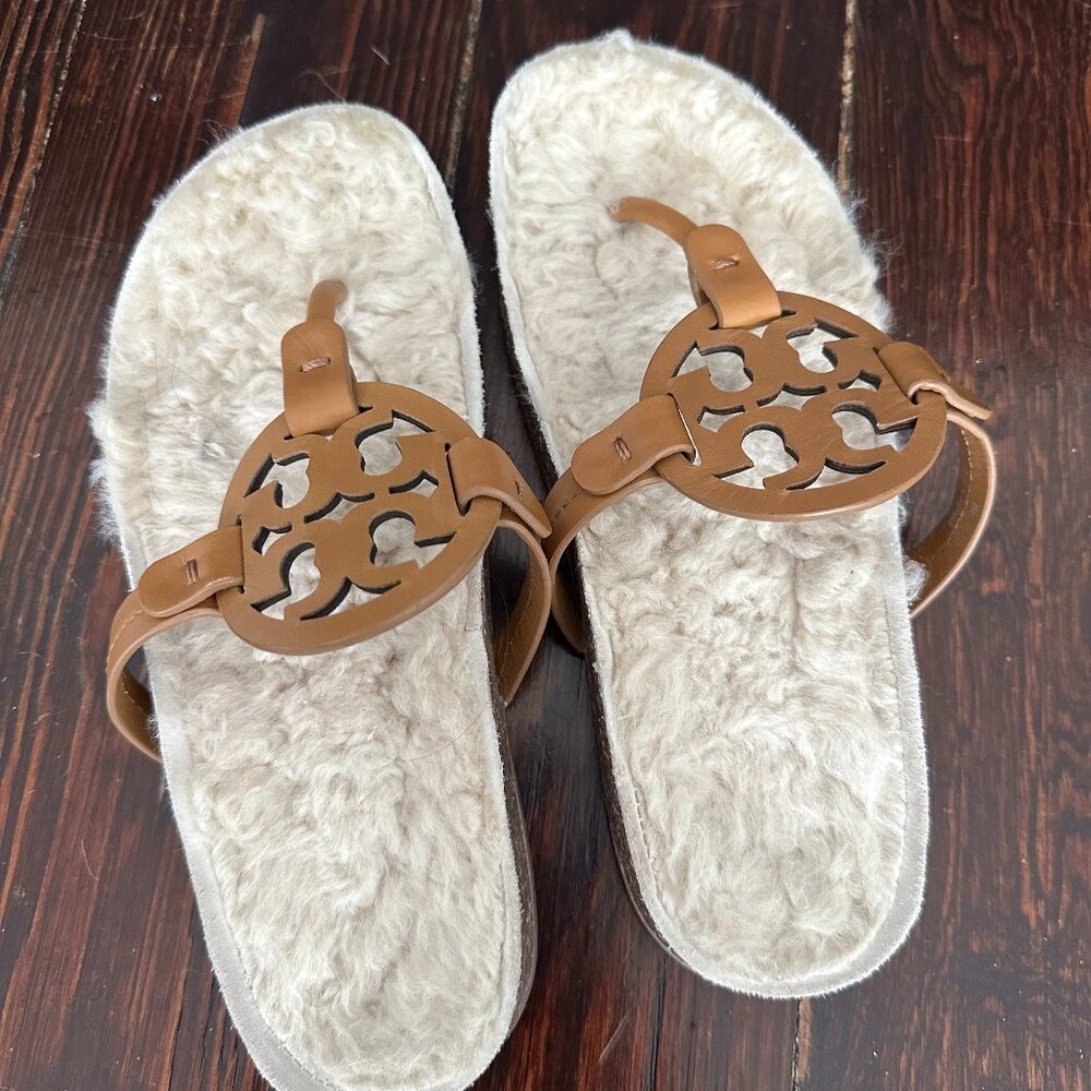 Tory Burch Tan Leather Logo Slide Sandals with Cream Faux Fur Insole